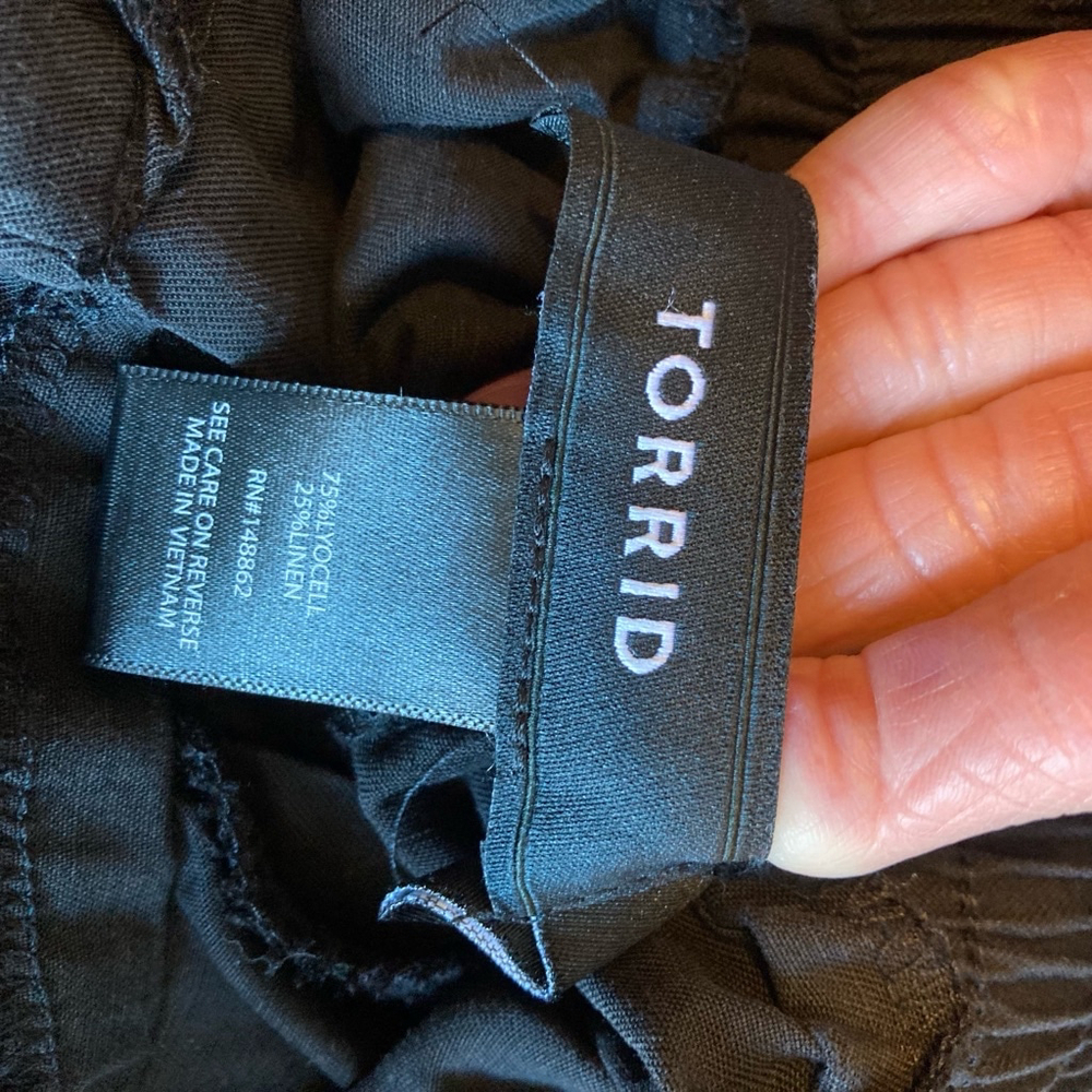 Women's Torrid Black linen blend Shorts Size 12 - Picture 4 of 5